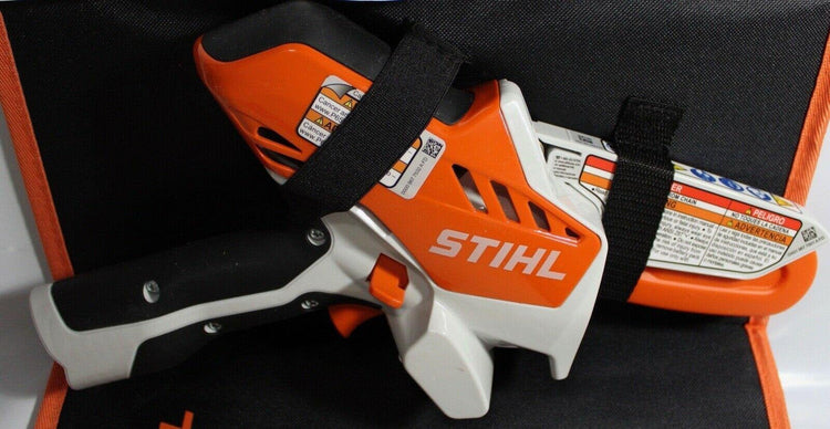 STIHL GTA 26 PRUNER CHAINSAW W/CARRYING CASE BATTERY AND CHARGER.